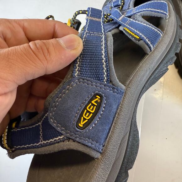 Keen Newport H2 Waterproof Hiking Sandals Mens Size Unknown main image 4